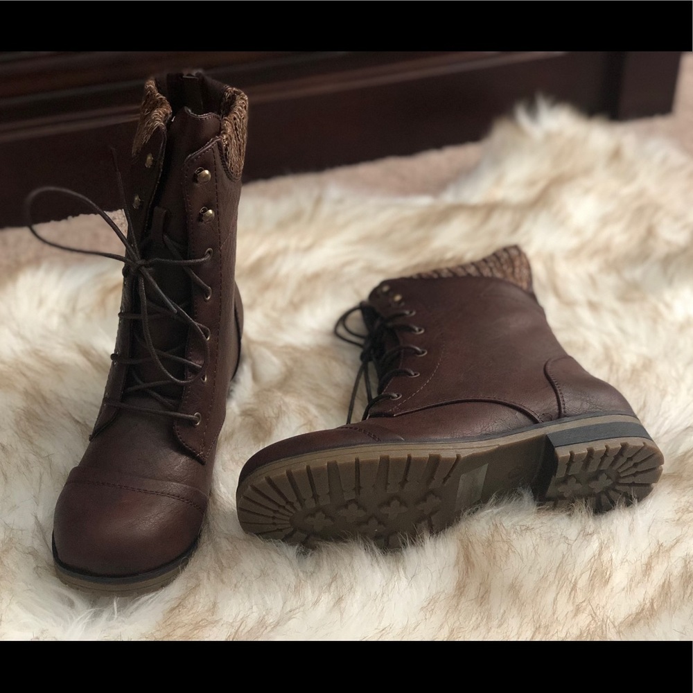 Brand new/never been worn  size 8 Brown boots